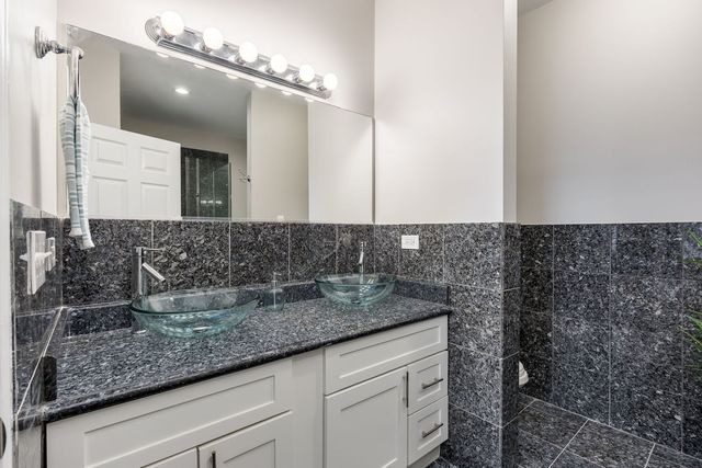 1395 N MILWAUKEE Avenue 3E, Chicago, IL 60622