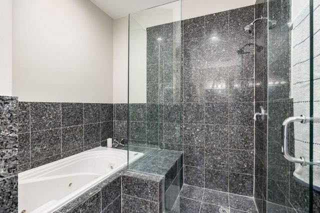 1395 N MILWAUKEE Avenue 3E, Chicago, IL 60622