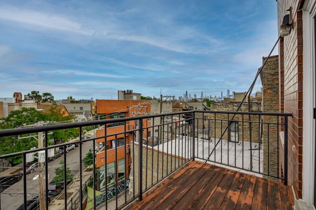 1395 N MILWAUKEE Avenue 3E, Chicago, IL 60622