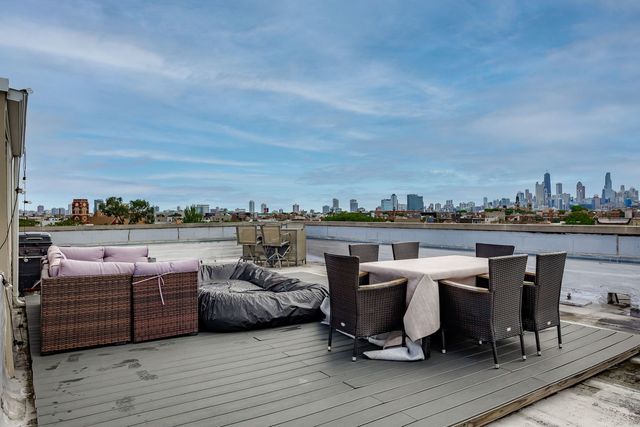 1395 N MILWAUKEE Avenue 3E, Chicago, IL 60622
