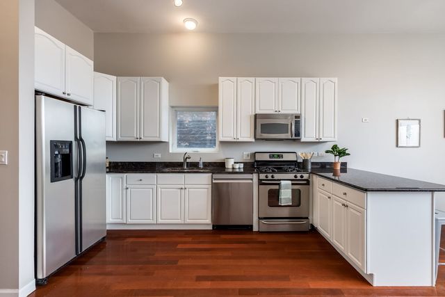 1395 N MILWAUKEE Avenue 3E, Chicago, IL 60622