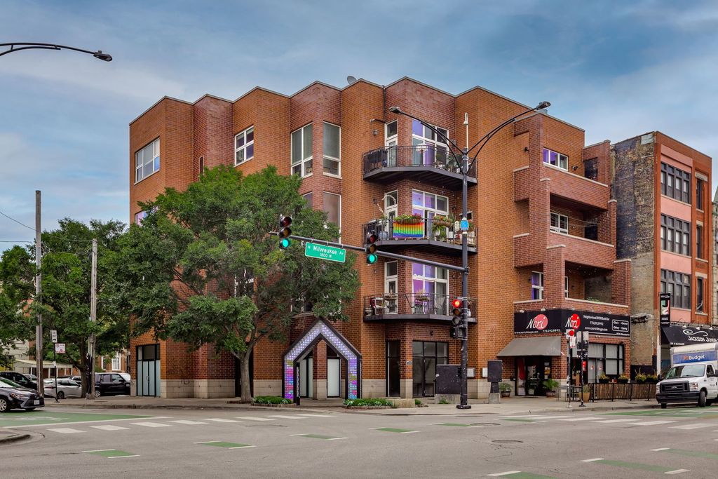 1395 N MILWAUKEE Avenue 3E, Chicago, IL 60622
