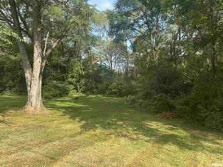 601 MAY Street, Le Claire, IA 52753