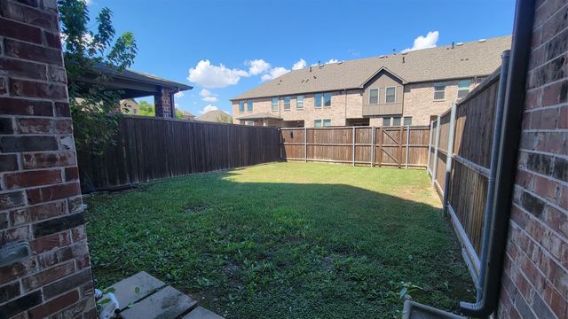 709 Lowveld Drive, Murphy, TX 75094