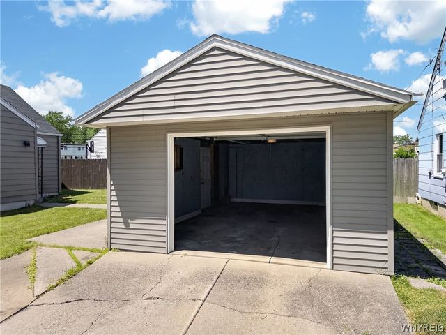 831 Beach Road, Cheektowaga, NY 14225