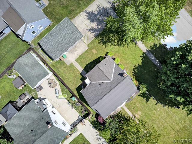 831 Beach Road, Cheektowaga, NY 14225