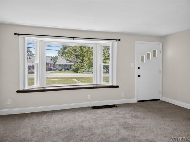 831 Beach Road, Cheektowaga, NY 14225