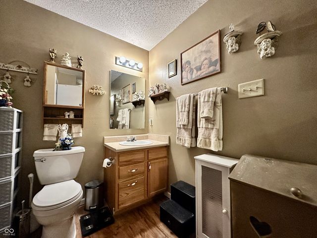 8538 Abbey Dell Drive, Indianapolis, IN 46113