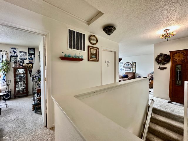 8538 Abbey Dell Drive, Indianapolis, IN 46113