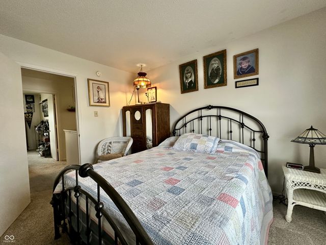 8538 Abbey Dell Drive, Indianapolis, IN 46113