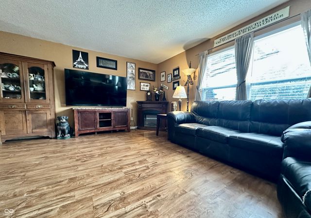 8538 Abbey Dell Drive, Indianapolis, IN 46113