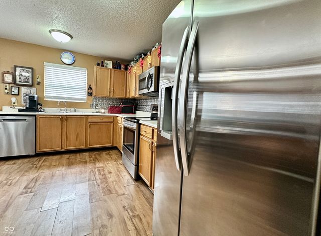 8538 Abbey Dell Drive, Indianapolis, IN 46113