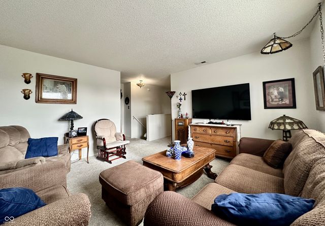 8538 Abbey Dell Drive, Indianapolis, IN 46113