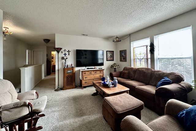 8538 Abbey Dell Drive, Indianapolis, IN 46113