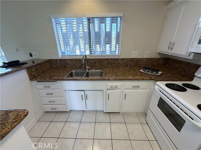 931 W 19th Street 5, Costa Mesa, CA 92627