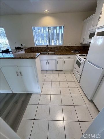 931 W 19th Street 5, Costa Mesa, CA 92627