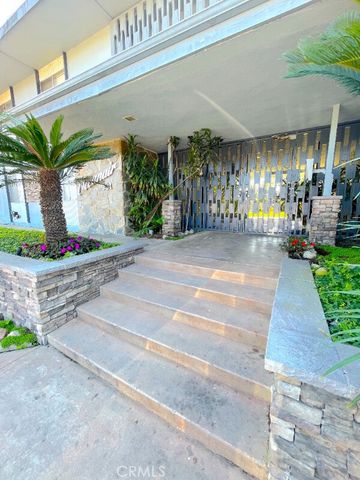 931 W 19th Street 5, Costa Mesa, CA 92627