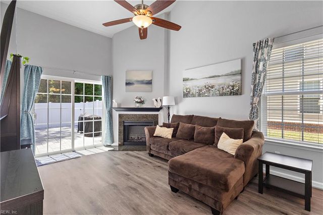 208 Monticello CT, Smithfield, VA 23430