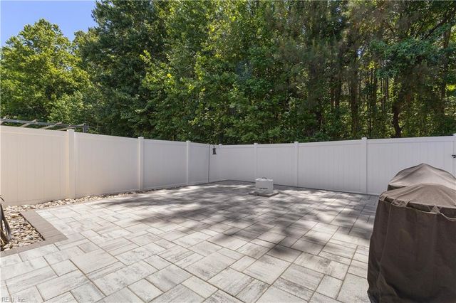 208 Monticello CT, Smithfield, VA 23430
