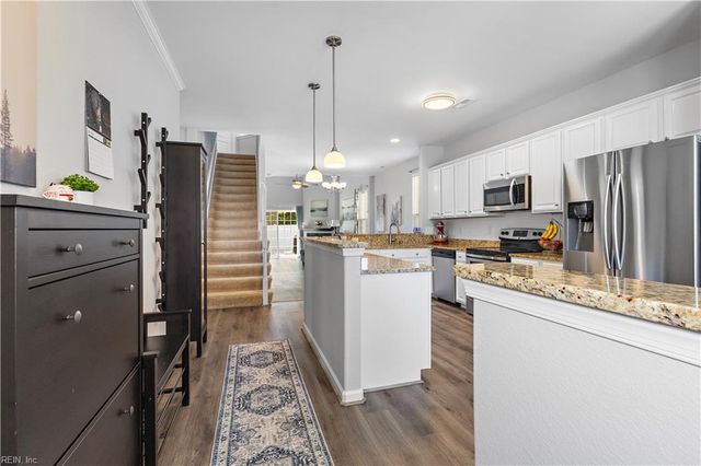 208 Monticello CT, Smithfield, VA 23430