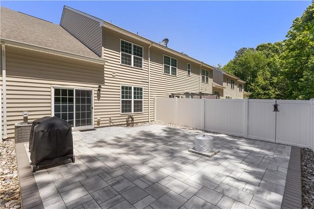 208 Monticello CT, Smithfield, VA 23430