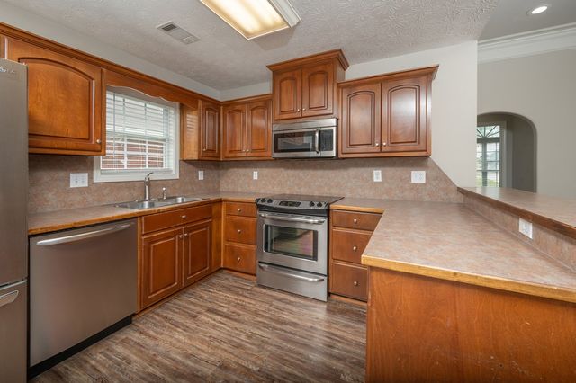 144 Lee Road 2140, Phenix City, AL 36870