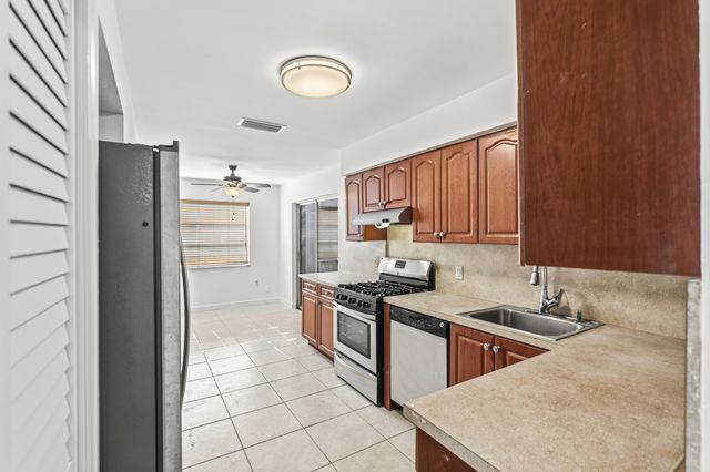 10690 NW 27TH Court, Sunrise, FL 33322