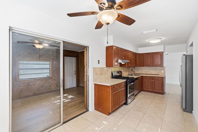 10690 NW 27TH Court, Sunrise, FL 33322