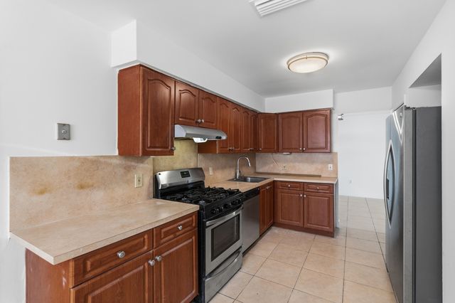 10690 NW 27TH Court, Sunrise, FL 33322