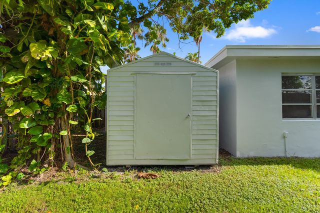 10690 NW 27TH Court, Sunrise, FL 33322