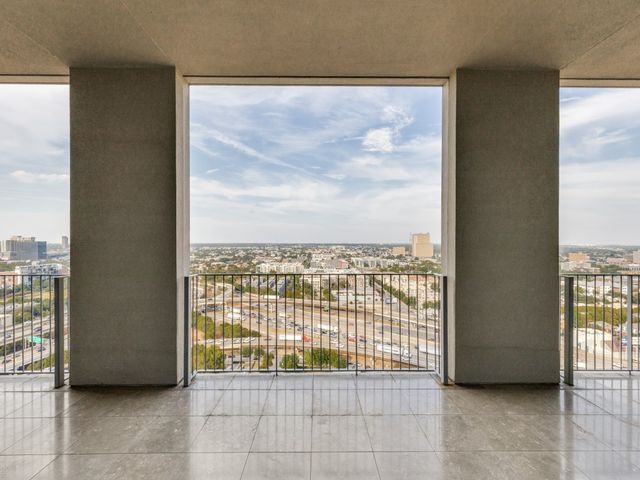 1717 Arts Plaza 1804, Dallas, TX 75201