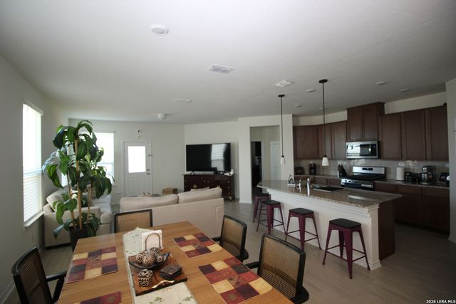 5010 Dalton Bend, Converse, TX 78109