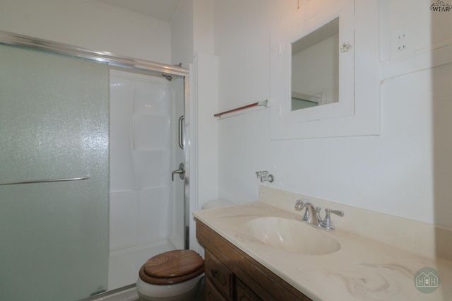 2121 GORDON STREET, Vernon, TX 76384