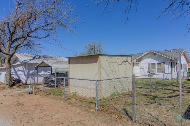 2121 GORDON STREET, Vernon, TX 76384