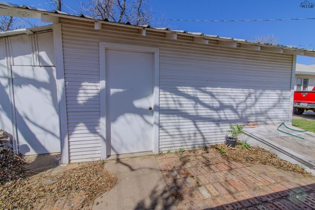 2121 GORDON STREET, Vernon, TX 76384