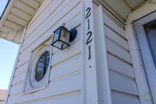 2121 GORDON STREET, Vernon, TX 76384