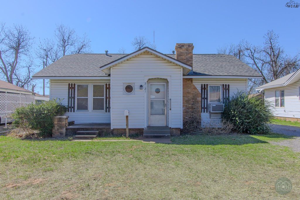 2121 GORDON STREET, Vernon, TX 76384