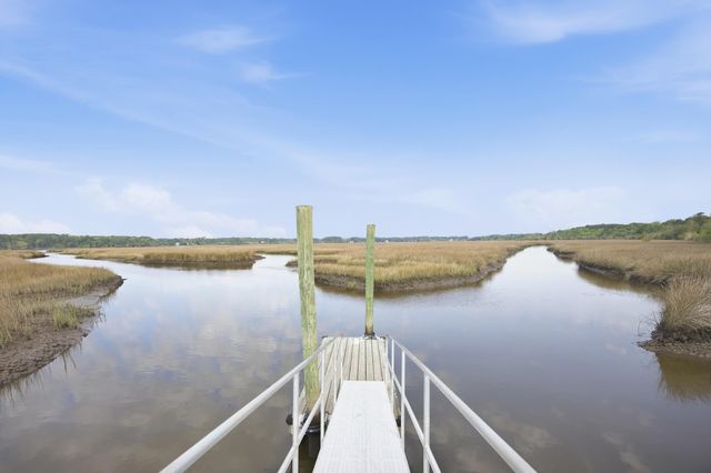 1081 Saltwater Circle, Johns Island, SC 29455