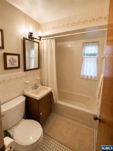 70 Bromley Place, Nutley, NJ 07110