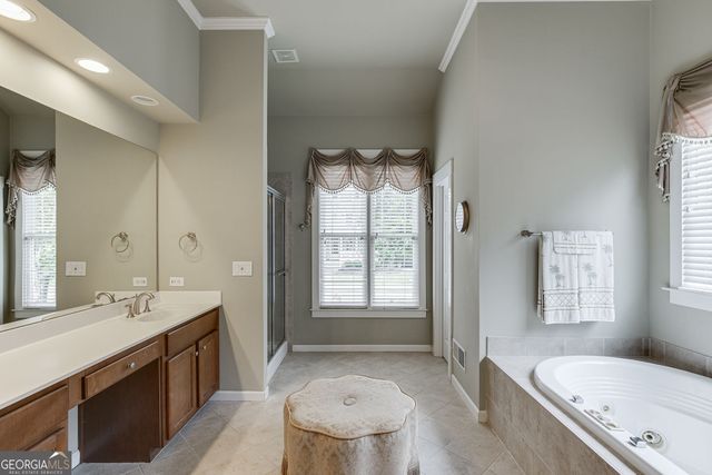 5843 Peacock Lane, Hoschton, GA 30548