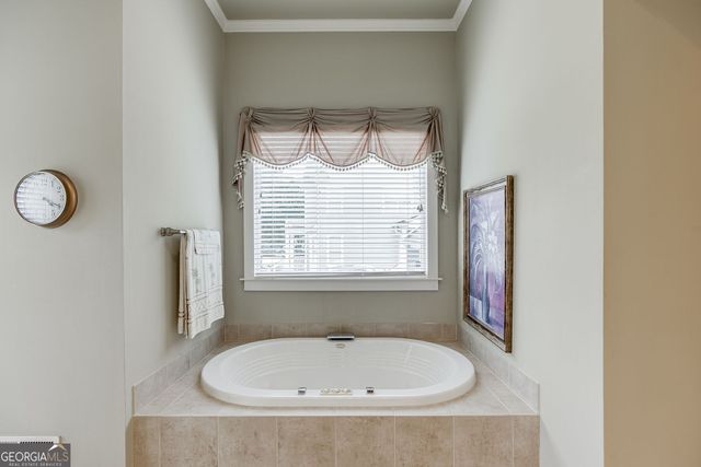 5843 Peacock Lane, Hoschton, GA 30548