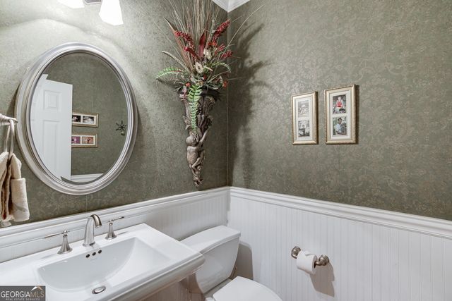 5843 Peacock Lane, Hoschton, GA 30548