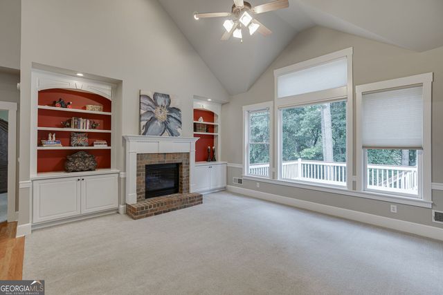 5843 Peacock Lane, Hoschton, GA 30548