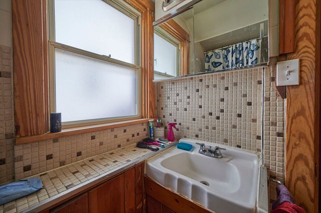 126 Scout AVENUE, Carrick, PA 15210