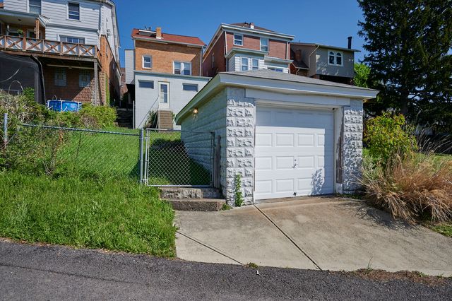 126 Scout AVENUE, Carrick, PA 15210