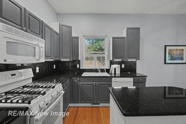 4439 W Edge Way, Burton, MI 48439