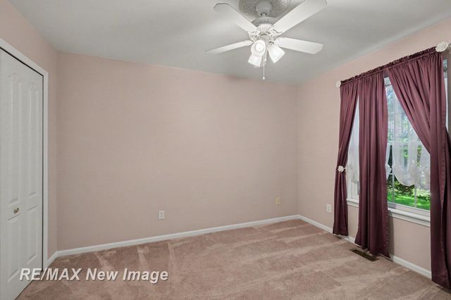 4439 W Edge Way, Burton, MI 48439