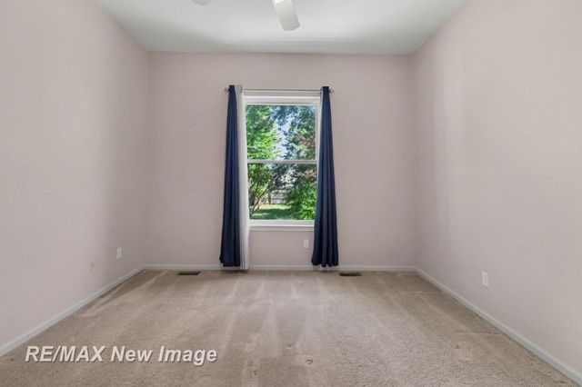 4439 W Edge Way, Burton, MI 48439