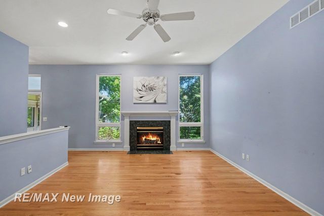 4439 W Edge Way, Burton, MI 48439