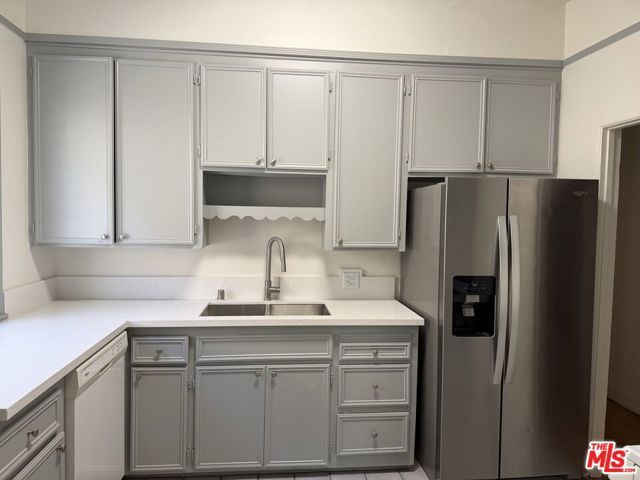 855 S Shenandoah Street 2, Los Angeles, CA 90035
